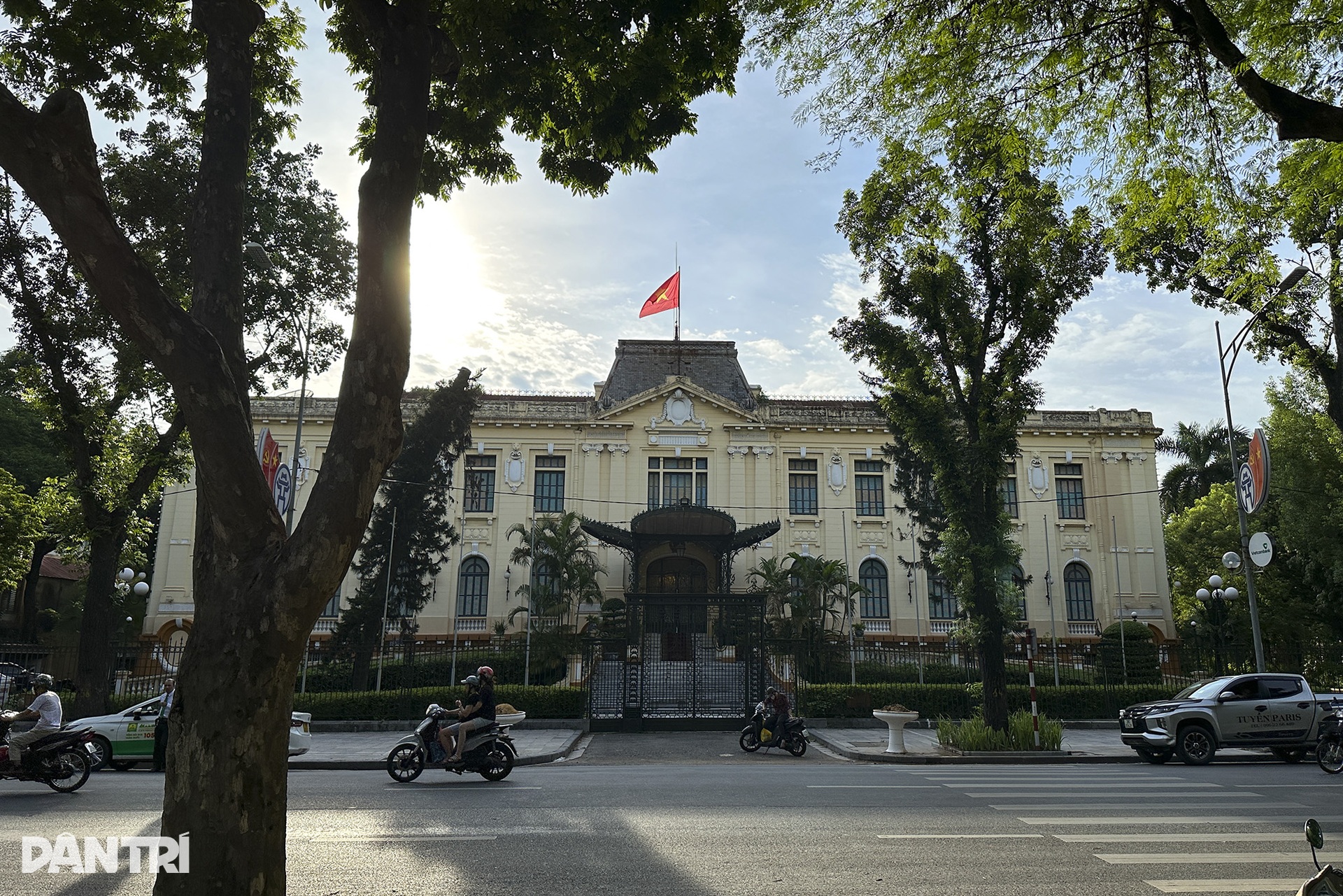 Đường phố Hà Nội rực cờ hoa mừng Quốc khánh 2/9 - 9 Đường phố Hà Nội rực cờ hoa mừng Quốc khánh 2/9 - 9