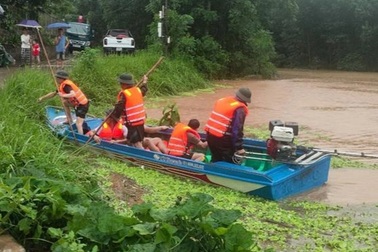 Huy động hơn 1.000 chiến sĩ cứu hộ người dân Thái Nguyên vì ngập lụt