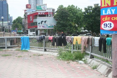 Chùm ảnh: Nhếch nhác đường bờ sông Tô Lịch