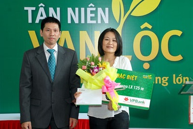 Hơn 100 giải thưởng từ “Tân niên vạn lộc” đã có chủ