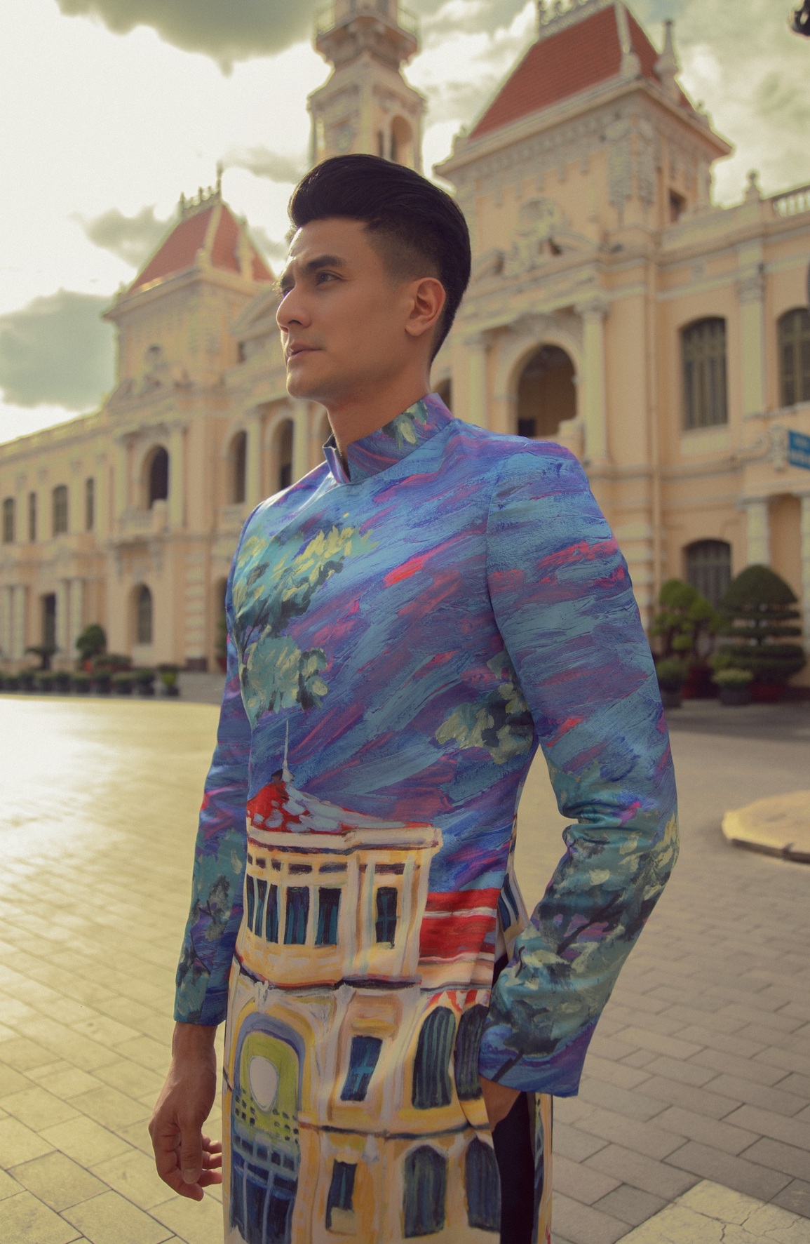 Siêu mẫu Vĩnh Thụy dạo phố xuân với áo dài Liên Hương - 6 Siêu mẫu Vĩnh Thụy dạo phố xuân với áo dài Liên Hương - 6