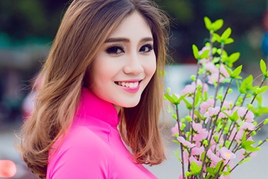 Nụ cười toả nắng của nữ sinh Quảng Ngãi đón ngày xuân sang