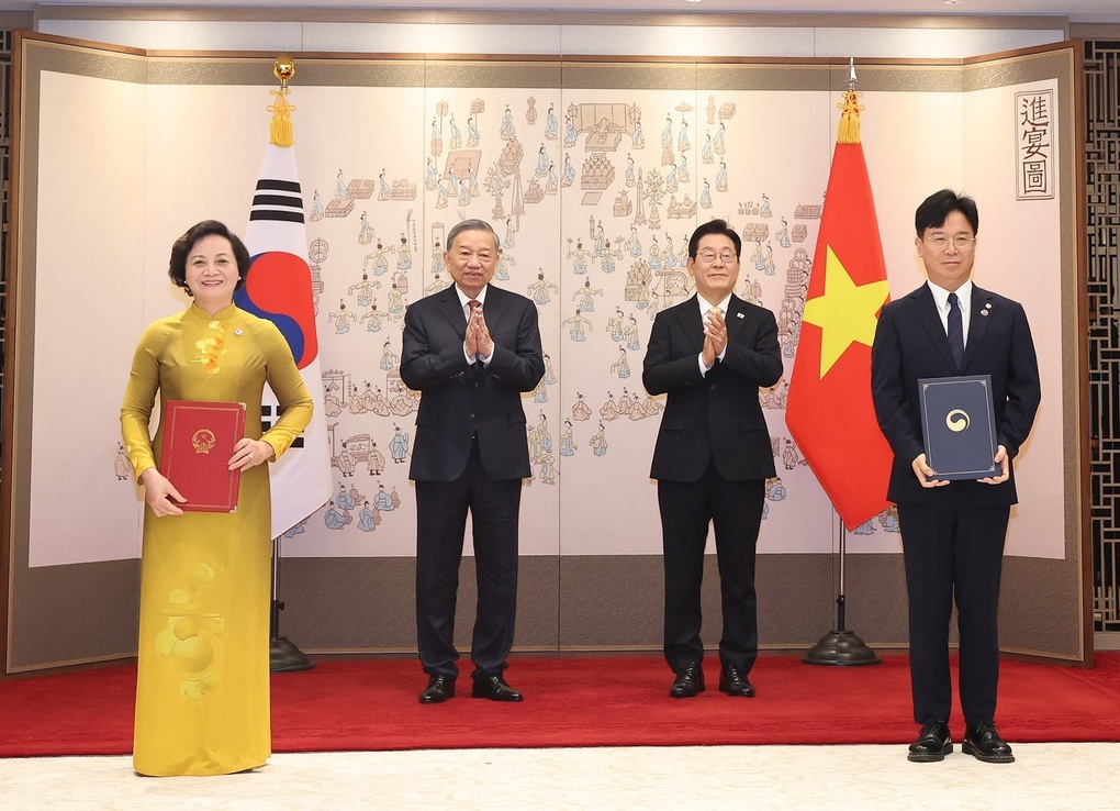 Tổng Bí thư Tô Lâm chứng kiến Lễ trao các văn kiện hợp tác Việt Nam - Hàn Quốc - 1 Tổng Bí thư Tô Lâm chứng kiến Lễ trao các văn kiện hợp tác Việt Nam - Hàn Quốc - 1