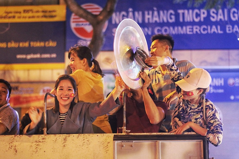 Những hình ảnh ăn mừng bá đạo sau chiến tích của U22 Việt Nam - 2 Những hình ảnh ăn mừng bá đạo sau chiến tích của U22 Việt Nam - 2