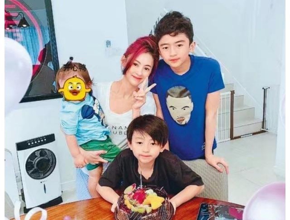Trương Bá Chi - Bà mẹ đơn thân giàu có nhưng lắm thị phi - 4 Trương Bá Chi - Bà mẹ đơn thân giàu có nhưng lắm thị phi - 4