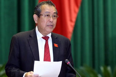 Tòa xử nghiêm với dân, ưu ái cán bộ?