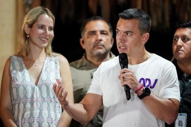 Doanh nhân 35 tuổi đắc cử tổng thống Ecuador