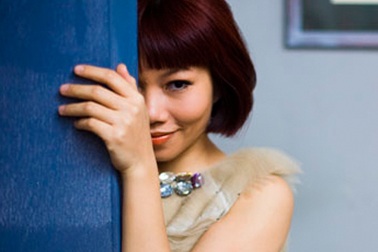 Hà Trần cùng chồng về Việt Nam đón giáng sinh