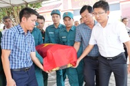 Quy tập hài cốt 3 liệt sĩ hy sinh 59 năm trước về nghĩa trang