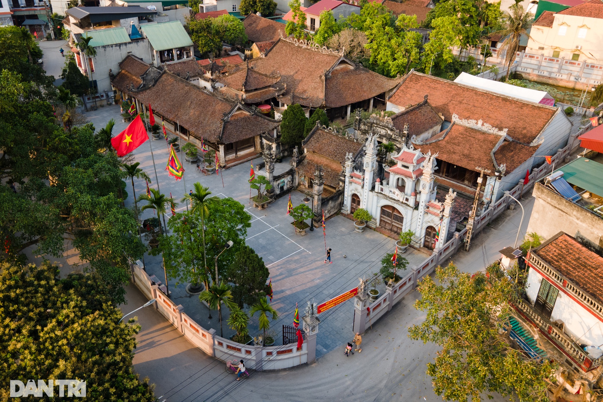 Chiêm ngưỡng vẻ đẹp cổ kính tại ngôi đình gần 400 tuổi nơi đất Tổ - 1