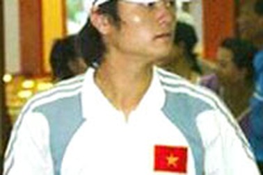 Tiền đạo Phạm Văn Quyến: "Tôi chỉ điện thoại cho mẹ và..." 