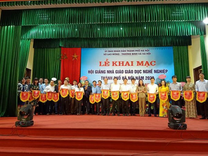 Khai mạc Hội giảng Nhà giáo GDNN TP Hà Nội năm 2020. - Ảnh 1. Khai mạc Hội giảng Nhà giáo GDNN TP Hà Nội năm 2020. - Ảnh 1.