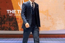 Thu nhập “khủng” nhờ làm "phụ họa", mẫu ảnh cho cửa hàng quần áo