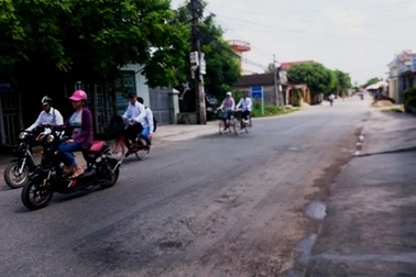 Vụ cháu bé tử nạn khi đi xem múa lân: Xe CSGT gây tai nạn