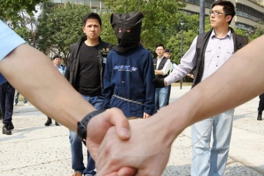 Hồng Kông xét xử kẻ sát hại bố mẹ dã man