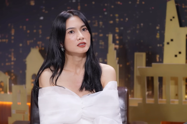 Anh Thư lặng người khi con trai nói: "Mẹ lấy chồng đi, con ở với bà ngoại"