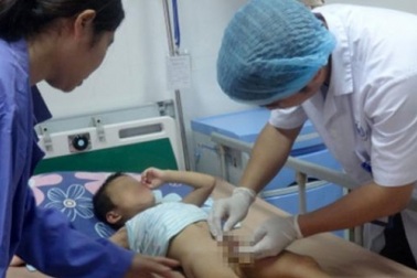 Cục trưởng Y tế: "Không thể con trai là cắt bao quy đầu như Khoái Châu"