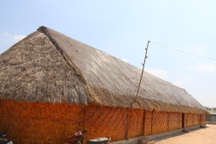 Nhà tranh vách nứa 3,4 tỷ đồng: Xã không tiếp nhận công trình