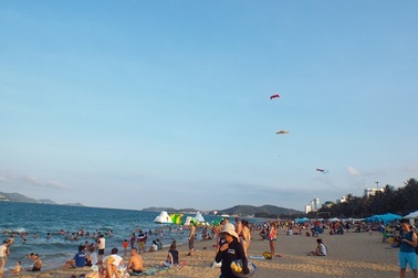 Đề nghị xử phạt một khu nghỉ dưỡng “cát cứ” bờ biển Nha Trang