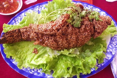 Món cá lóc lăn bột chiên mè ngon khó cưỡng