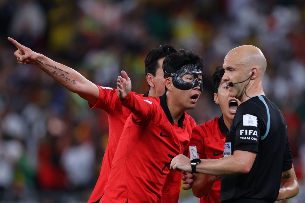 Son Heung Min khóc nức nở, HLV Hàn Quốc nhận thẻ đỏ sau thất bại cay đắng - 3 Son Heung Min khóc nức nở, HLV Hàn Quốc nhận thẻ đỏ sau thất bại cay đắng - 3
