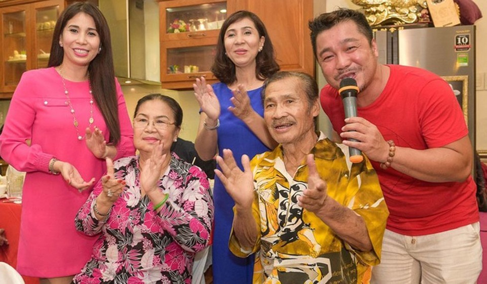 Tình yêu 50 năm lãng mạn hơn phim của ba mẹ diễn viên Lý Hùng - 7 Tình yêu 50 năm lãng mạn hơn phim của ba mẹ diễn viên Lý Hùng - 7