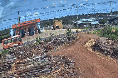 18 người bị thương trong vụ lật xe khách: Đập kính giải cứu các nạn nhân