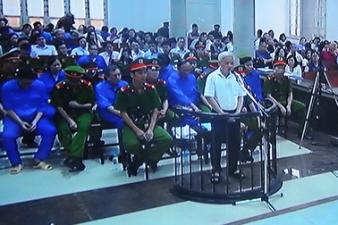 Viện kiểm sát chỉ rõ "đường vòng tội lỗi" của bầu Kiên