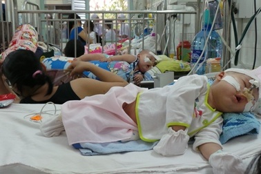 TPHCM: Nắng “như rang”, trẻ nhập viện gia tăng