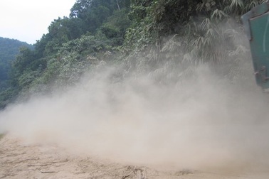 Tỉnh lộ 532 đang... rách nát