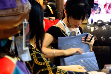 Đường đi của hàng dỏm