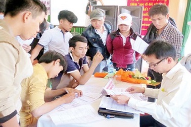 "Bẫy" việc làm thời vụ cuối năm đang đợi "con mồi"