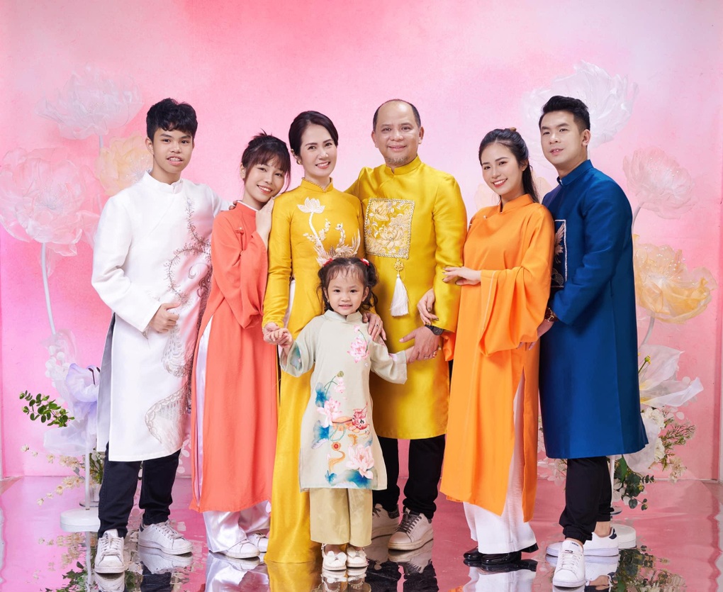 Những nam diễn viên ngoài 50 tuổi đông con nhất truyền hình Việt - 4 Những nam diễn viên ngoài 50 tuổi đông con nhất truyền hình Việt - 4