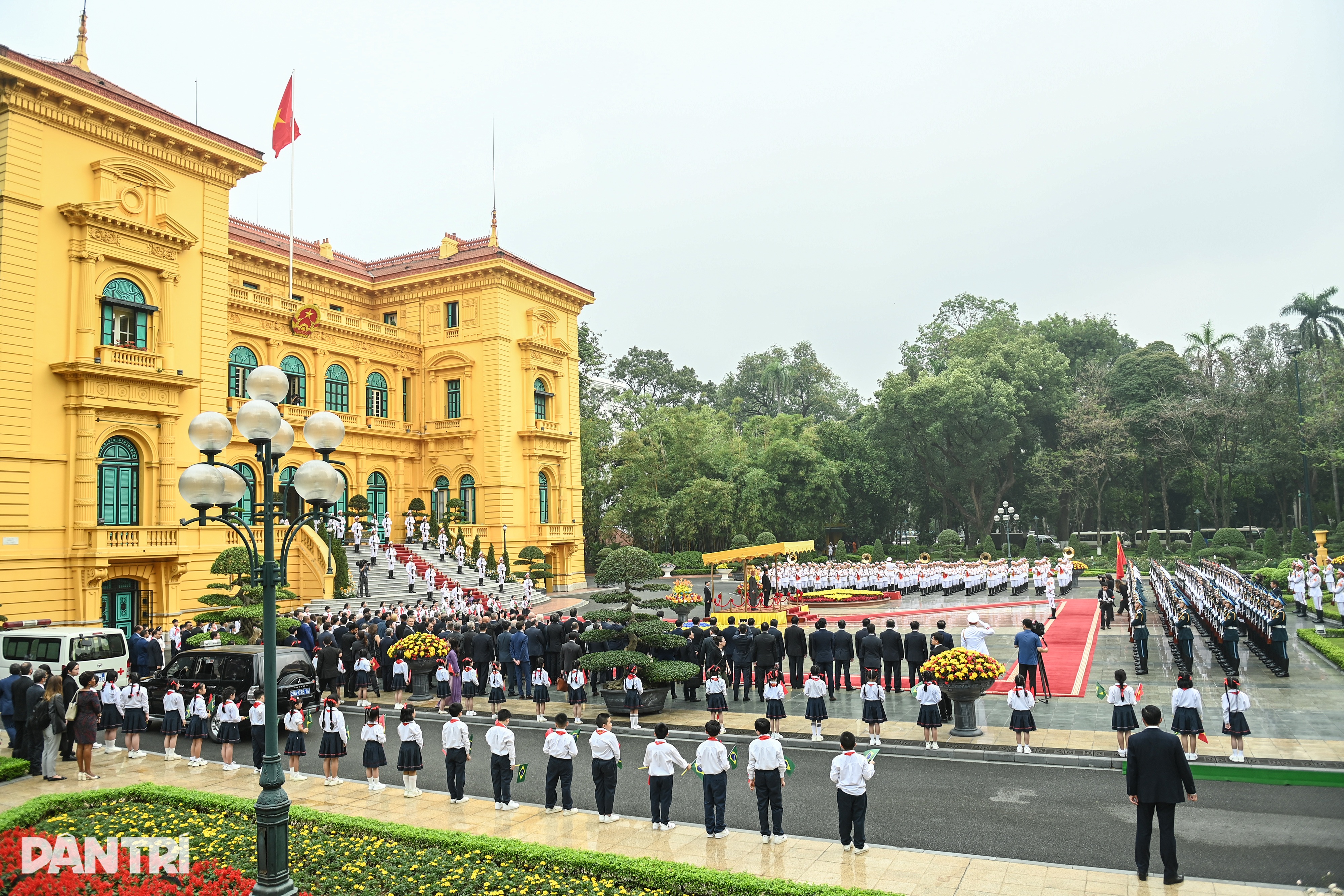 View - Chủ tịch nước Lương Cường chủ trì lễ đón Tổng thống Brazil thăm Việt Nam | Báo Dân trí