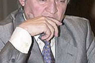 Cựu VĐTG Karpov đấu cờ với cựu tổng thống Liên Xô 