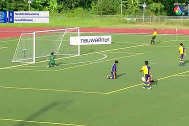 Video cầu thủ Thái Lan bẽ mặt vì ăn mừng sớm gây sốt trên mạng