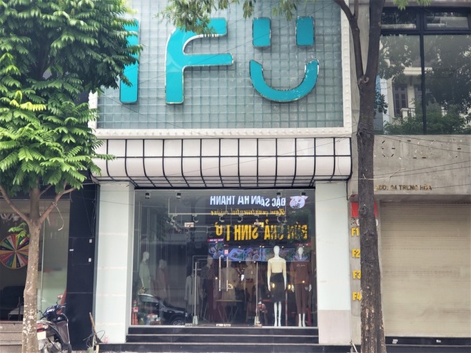IFU đóng loạt cửa hàng giữa tâm bão âm thầm tráo nhãn mác quần áo - Ảnh 9. IFU đóng loạt cửa hàng giữa tâm bão âm thầm tráo nhãn mác quần áo - Ảnh 9.