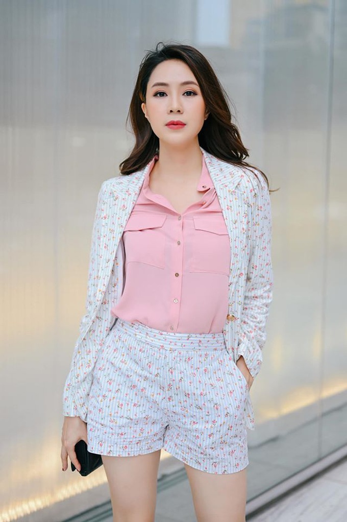 Nàng công sở học "bí kíp" lên đồ của diễn viên Hồng Diễm - Ảnh 3. Nàng công sở học "bí kíp" lên đồ của diễn viên Hồng Diễm - Ảnh 3.
