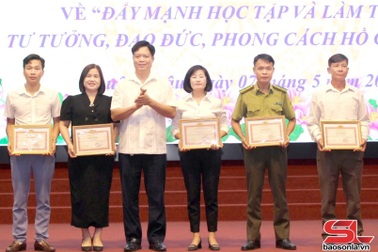 Đơn vị tiêu biểu học tập và làm theo Bác