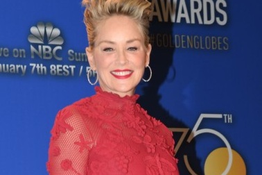 Sharon Stone tiết lộ bí quyết trẻ đẹp ở tuổi 60