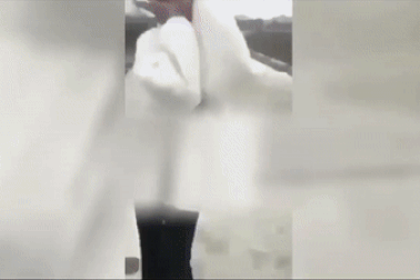 Nữ sinh bị đánh dã man, lột sạch áo