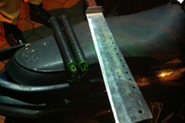 Hà Nội: Thầy giáo dạy võ mang đao và côn nhị khúc trong ba lô