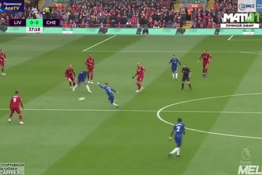 Mane phung phí cơ hội ghi bàn được Salah kiến tạo