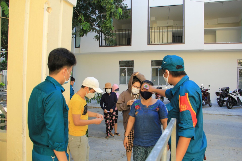 “Phiên chợ 0 đồng” chia sẻ yêu thương đến hộ khó khăn ở Đà Nẵng - 5 “Phiên chợ 0 đồng” chia sẻ yêu thương đến hộ khó khăn ở Đà Nẵng - 5