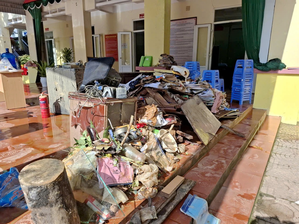 Trường ở Tuyên Quang tan hoang do lũ dữ, hơn 200 học sinh phải sơ tán, cần hỗ trợ - 2 Trường ở Tuyên Quang tan hoang do lũ dữ, hơn 200 học sinh phải sơ tán, cần hỗ trợ - 2