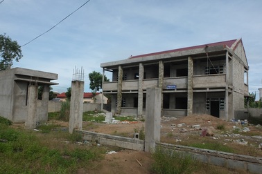 Sắp tựu trường, nhiều công trình trường học vẫn chưa hoàn thành