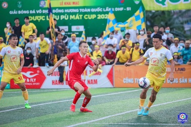 Các cầu thủ chuyên nghiệp có thể tham dự giải đấu phong trào trong tháng 8