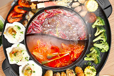 Nhắc nhở không hút thuốc lá, thực khách bị hứng trọn nước lẩu nóng vào mặt