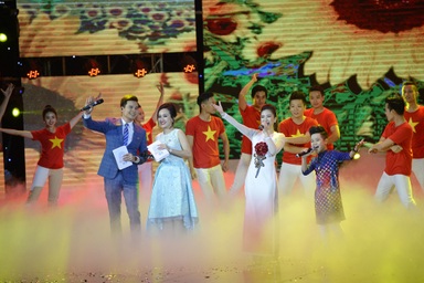 Ca sĩ Dương Hoàng Yến - Nhật Minh gây ấn tượng đêm Nhân tài đất Việt