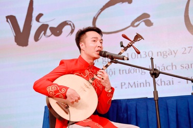 Hoài Thanh đưa chầu văn lên sân khấu liveshow